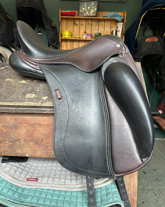 Schleese Triumph Model Dressage Saddle 17.5 inch